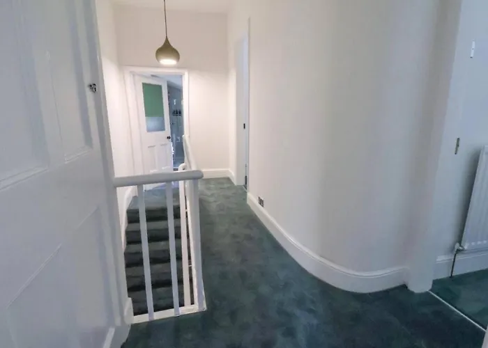 Seymour Rest 公寓 *